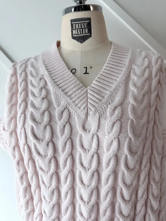 Aritzia Sunday Best Cable Knit Sweater Vest Pink XS| Preppy Cropped V-Neck - Picture 5 of 13